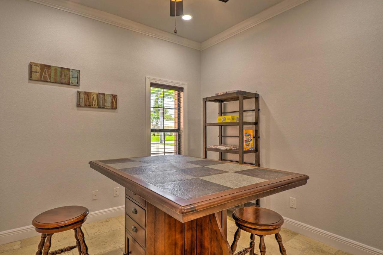 Canalfront Cape Coral Home With Patio And Grill! Ngoại thất bức ảnh